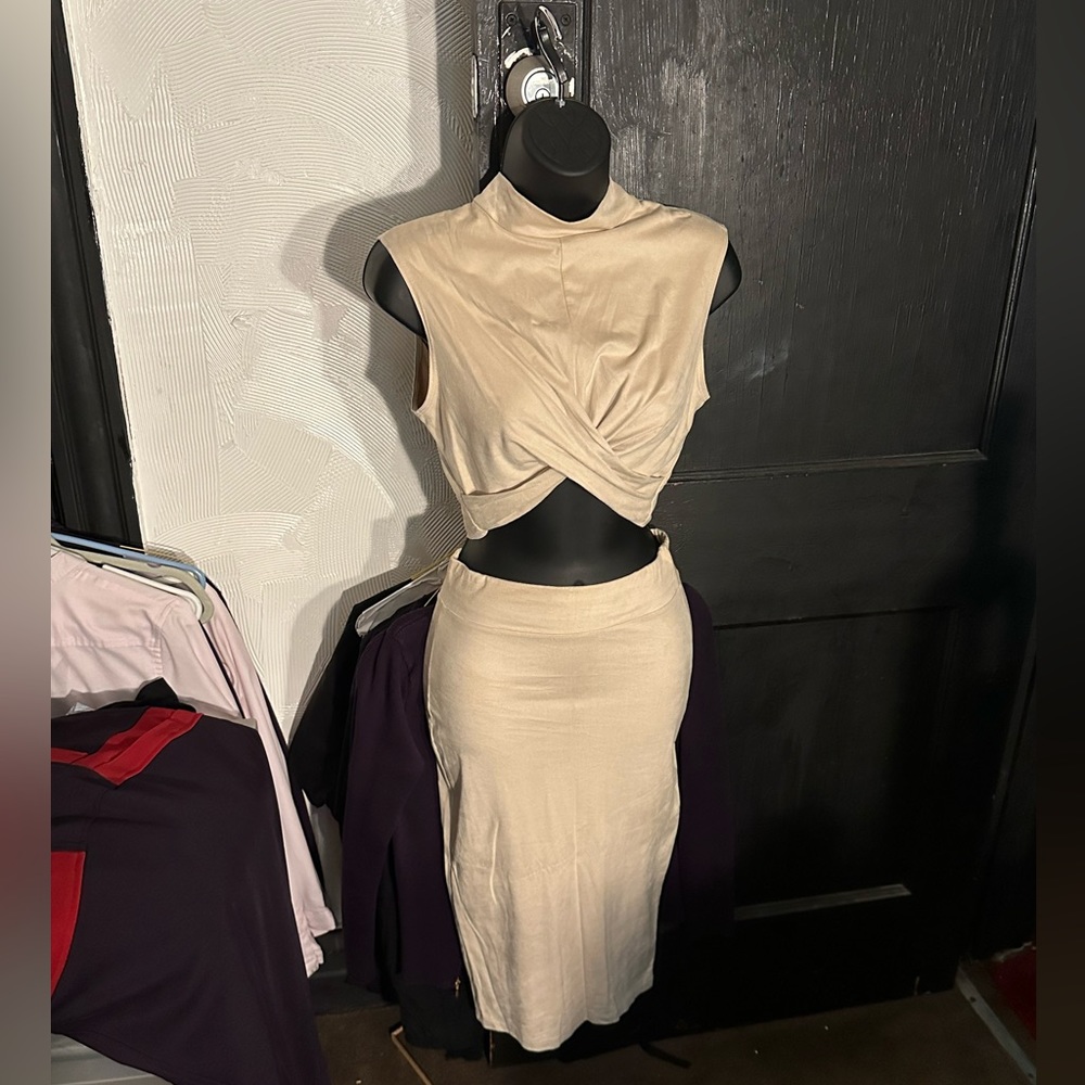 NWT Two piece crop top and skirt suede set